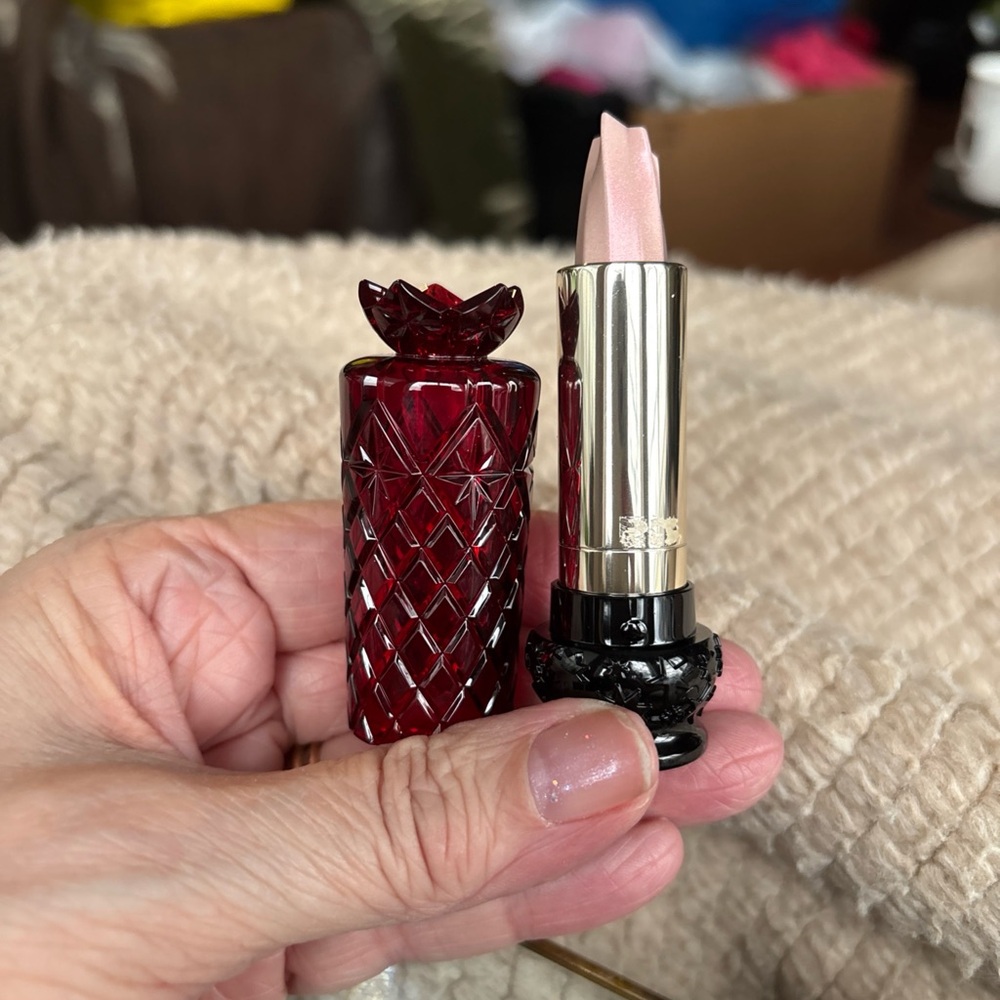Anna Sui Lipstick G350.  Shade 350.  3G.  New!